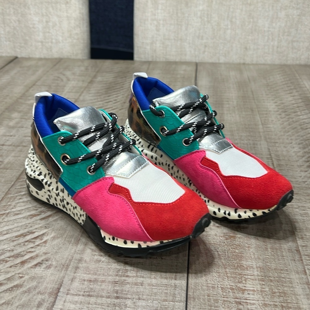 STEVE MADDEN MULTICOLORED CLIFF FUNKY SNEAKERS LIKE NEW!!